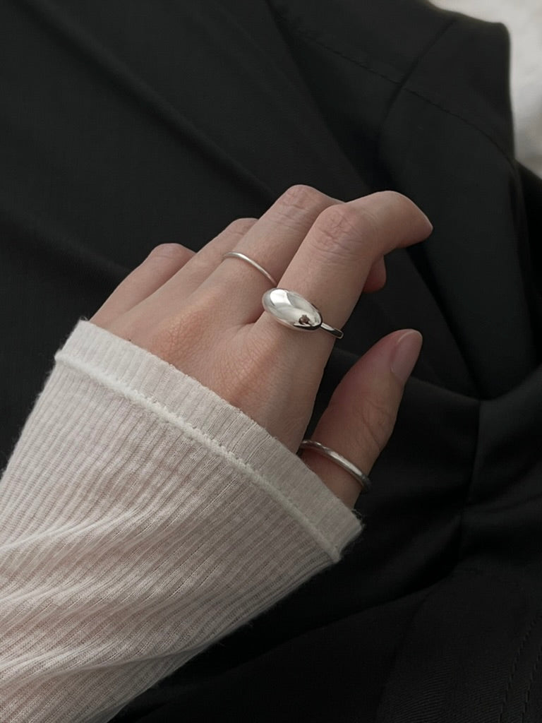 SILVER EGG SHAPE RING