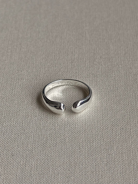 SILVER WATER DROPLET PINKY RING