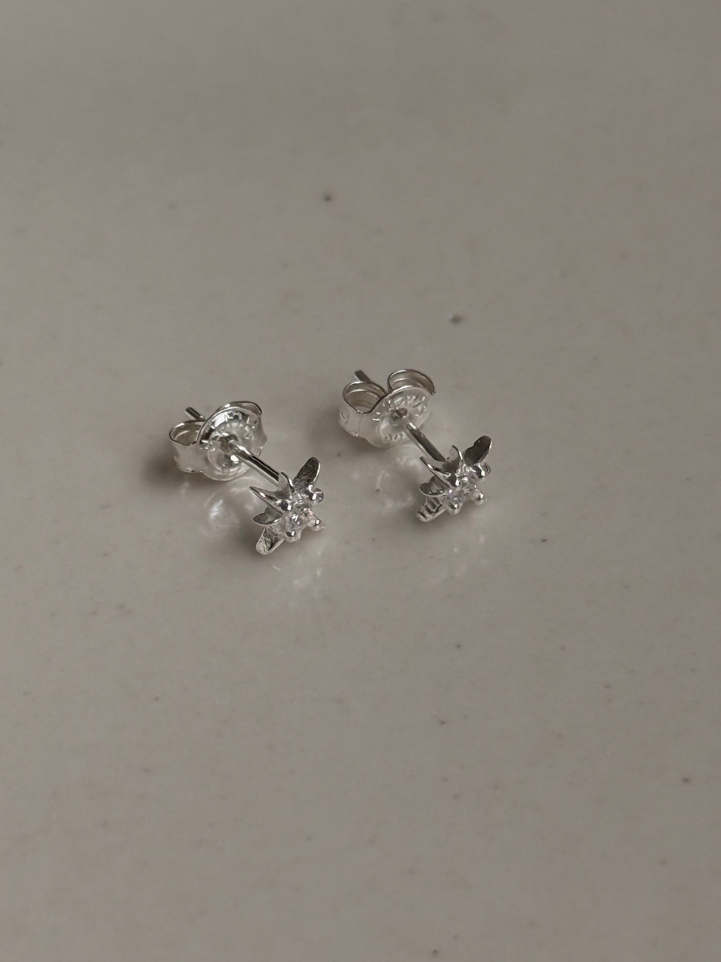 SILVER SPARKLE EARRING