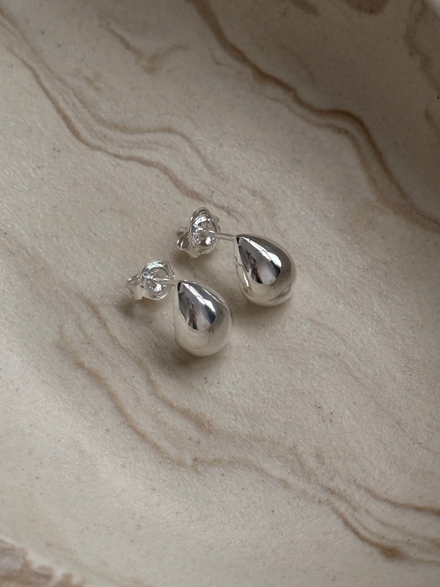 SILVER CHUBBY EARRING