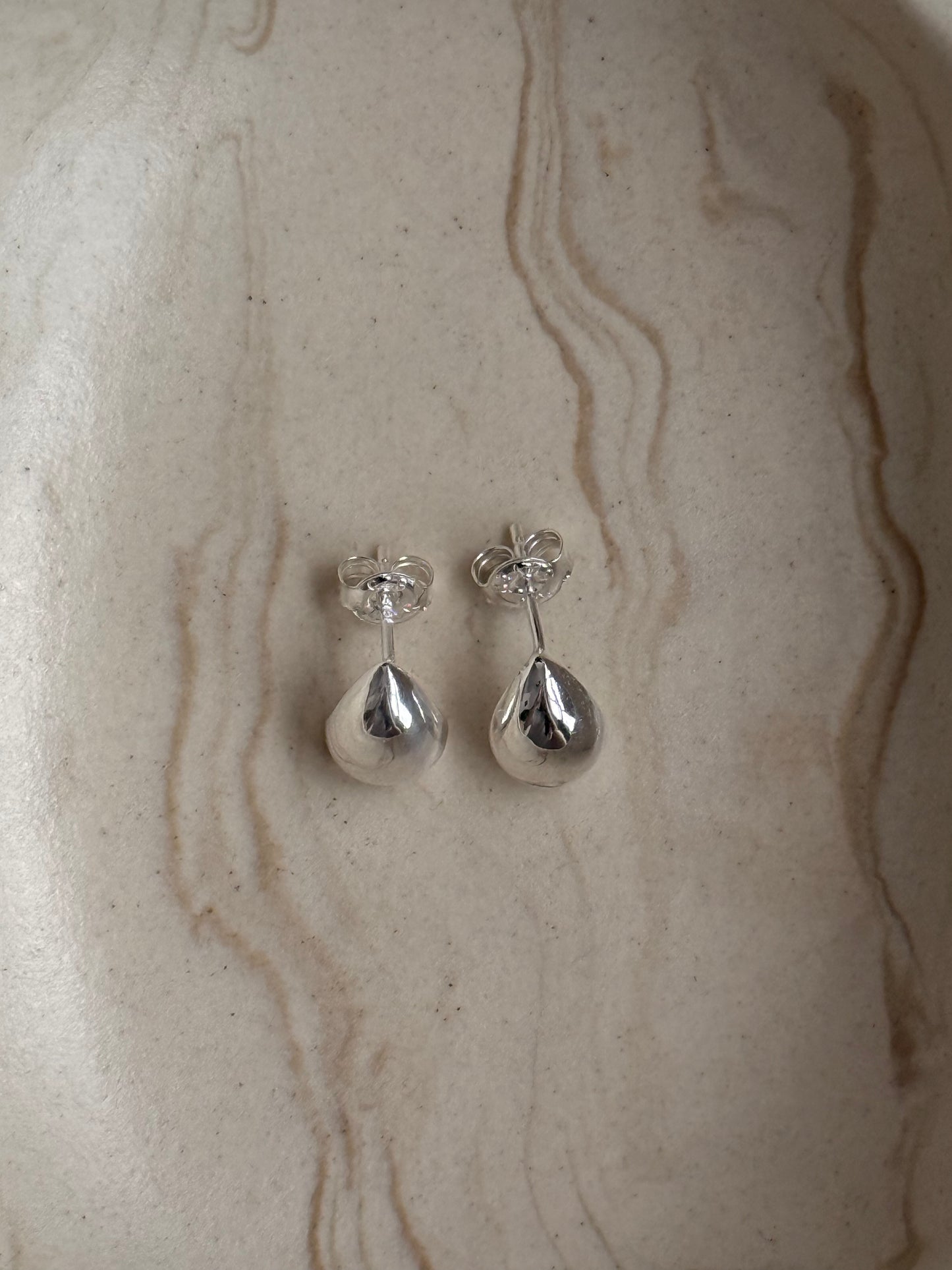 SILVER CHUBBY EARRING