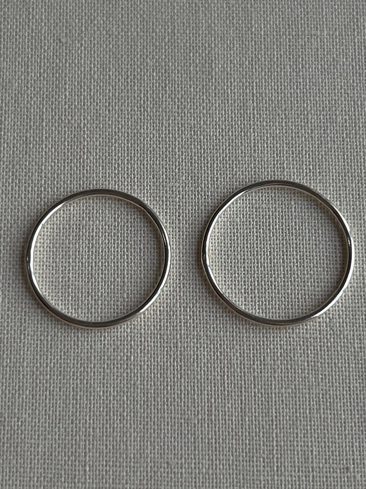 SILVER 1MM RING