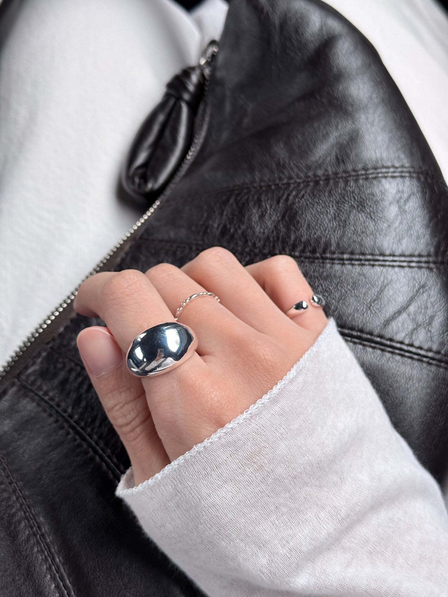 SILVER CHUBBY ROUND RING