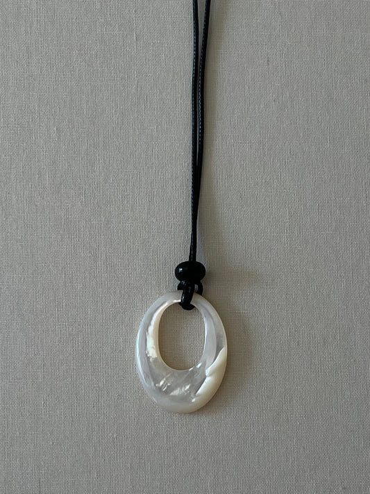 04 PEARL HOOP NECKLACE