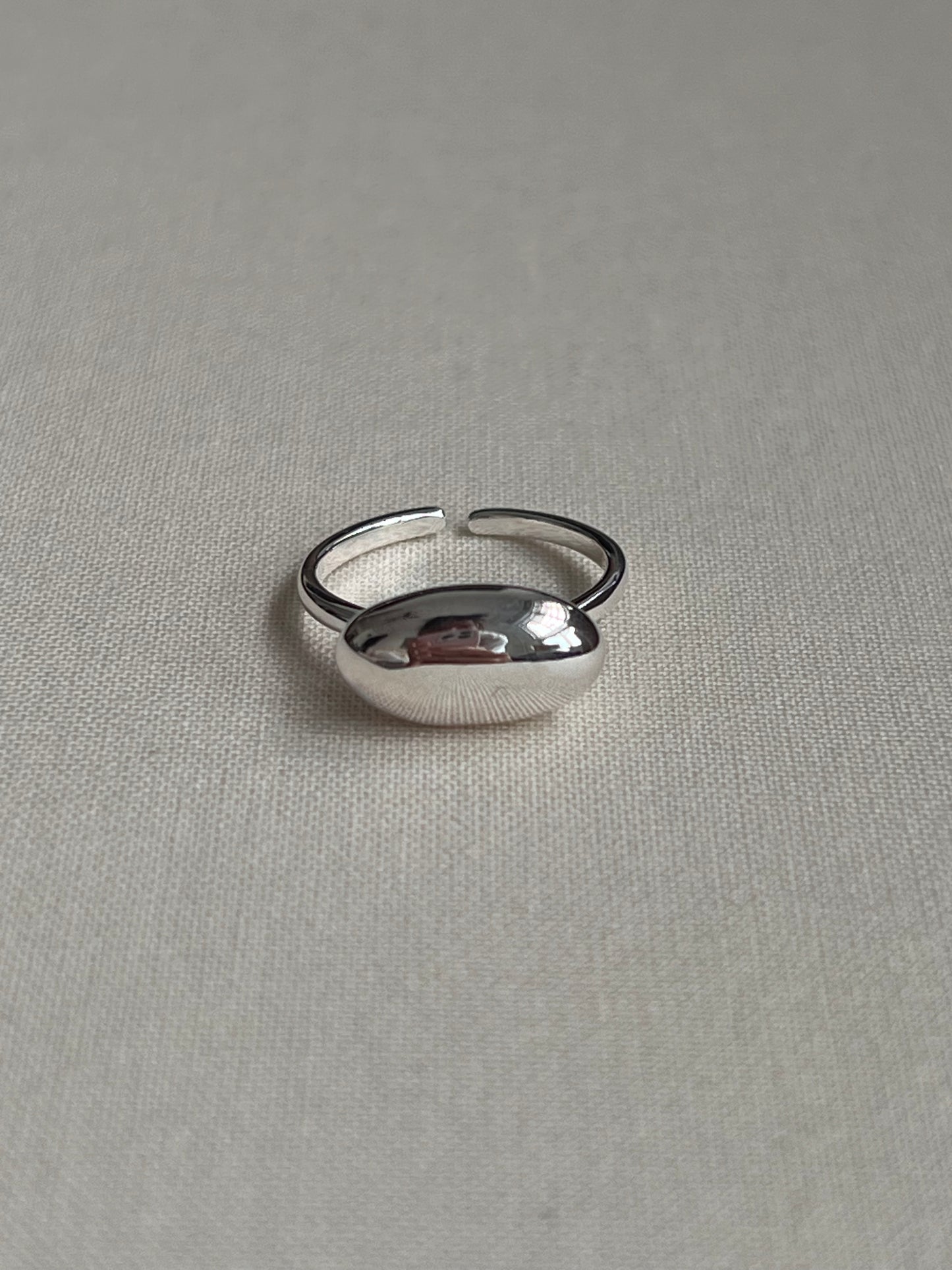 SILVER EGG SHAPE RING