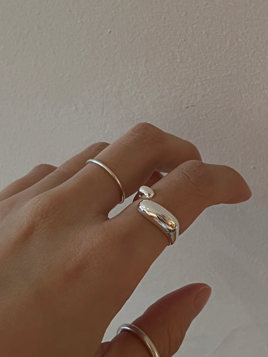 SILVER BOLD POINT RING