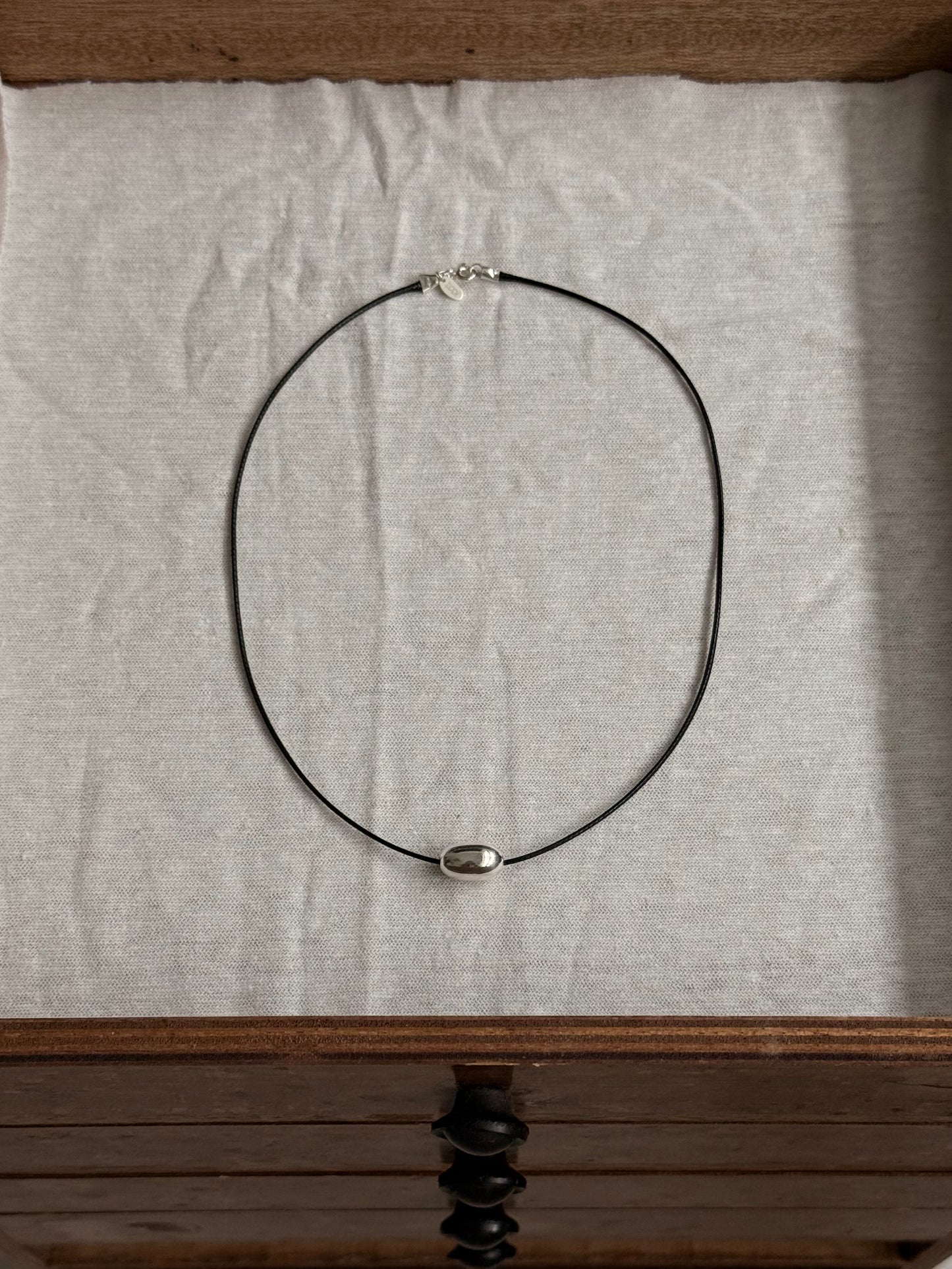 011 SILVER BEAN NECKLACE
