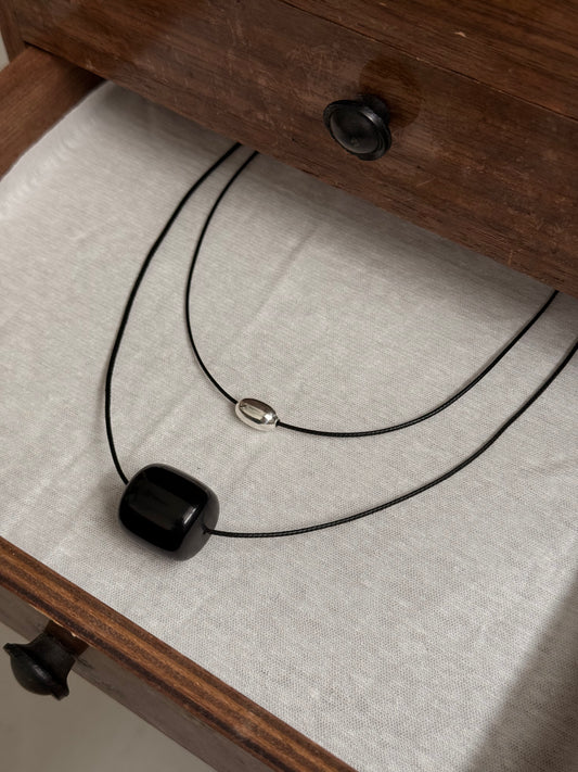 010 NATURAL YAK HORN SHORT NECKLACE