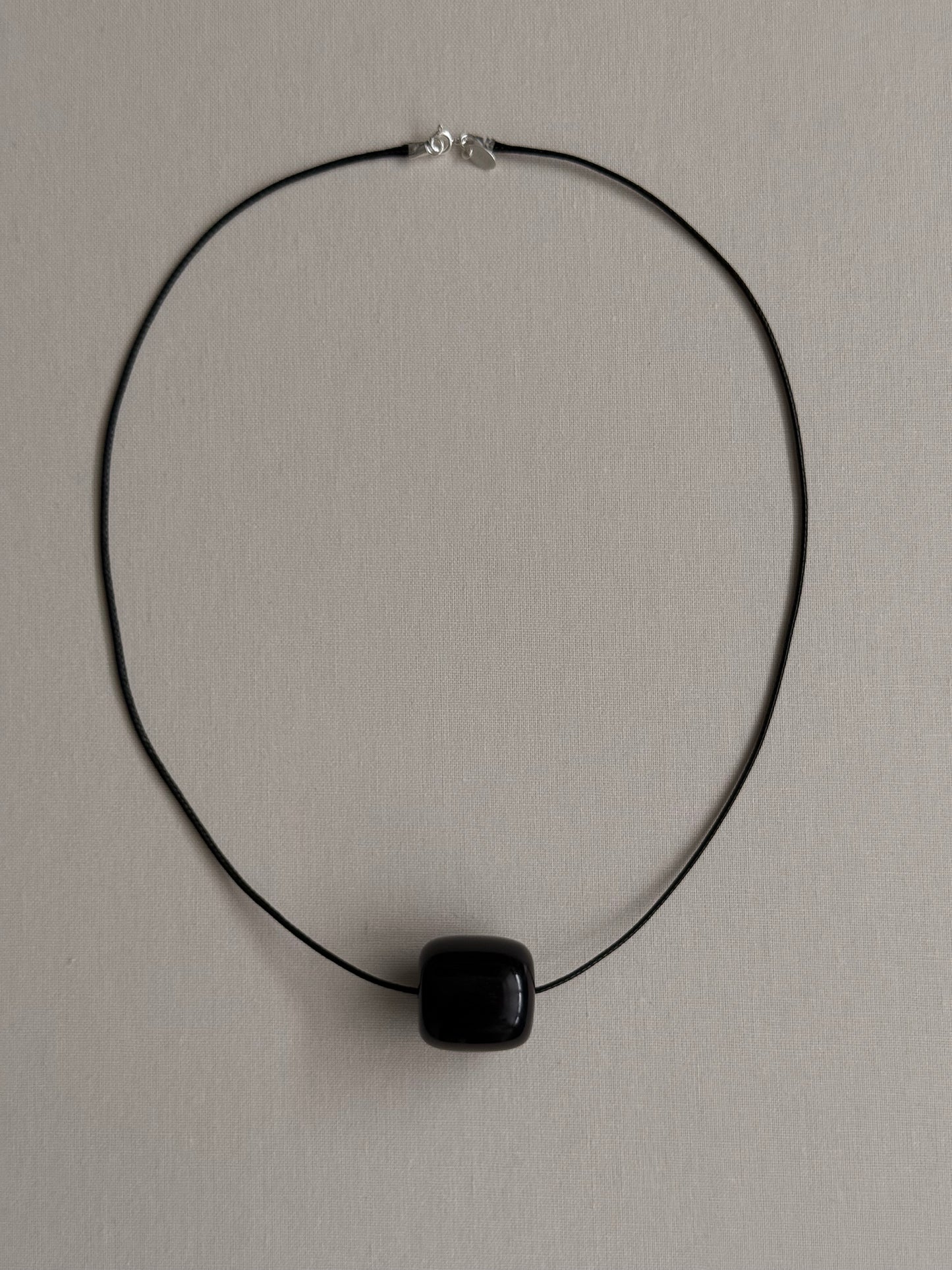 010 NATURAL YAK HORN SHORT NECKLACE