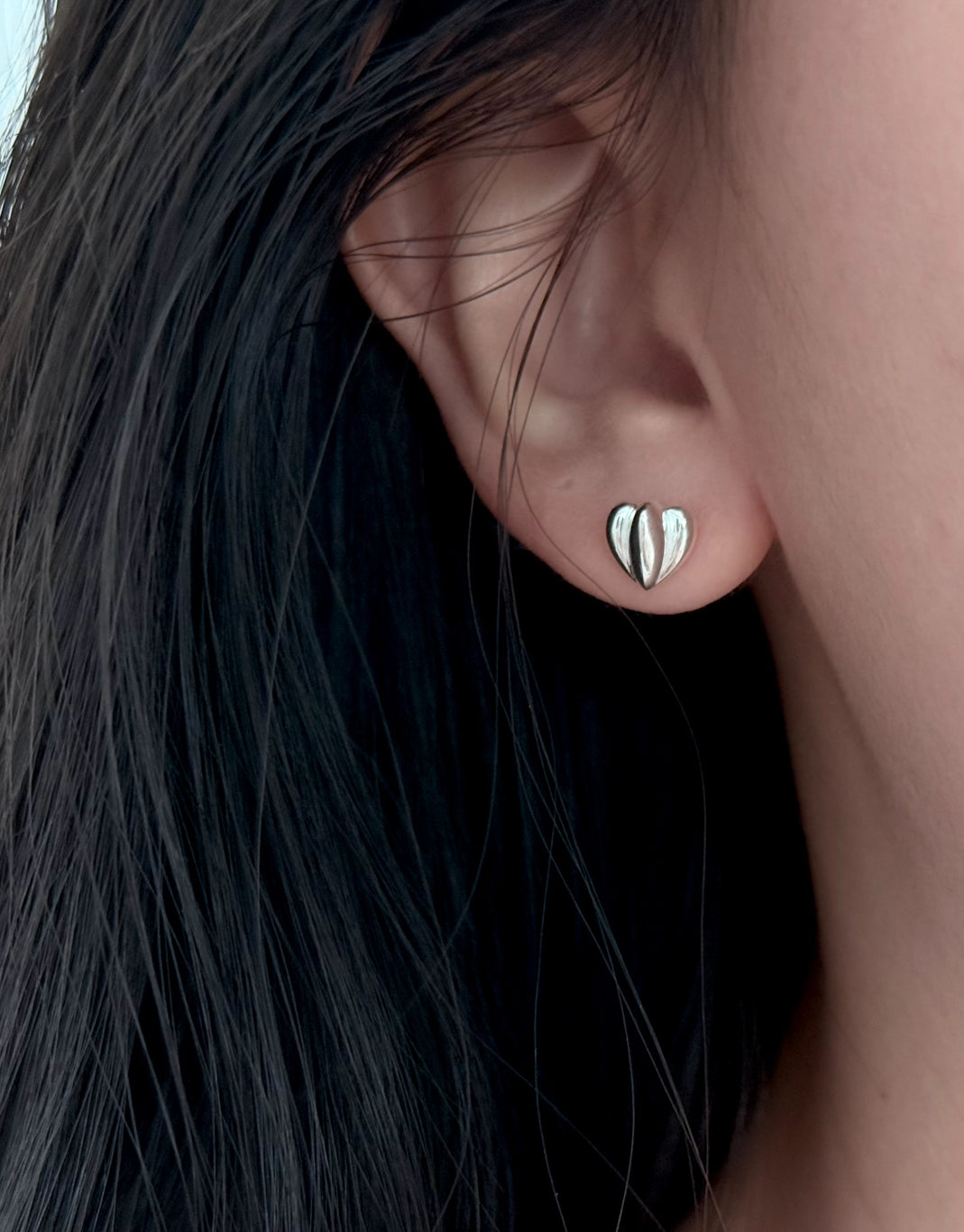 SILVER HEART STUD EARRING