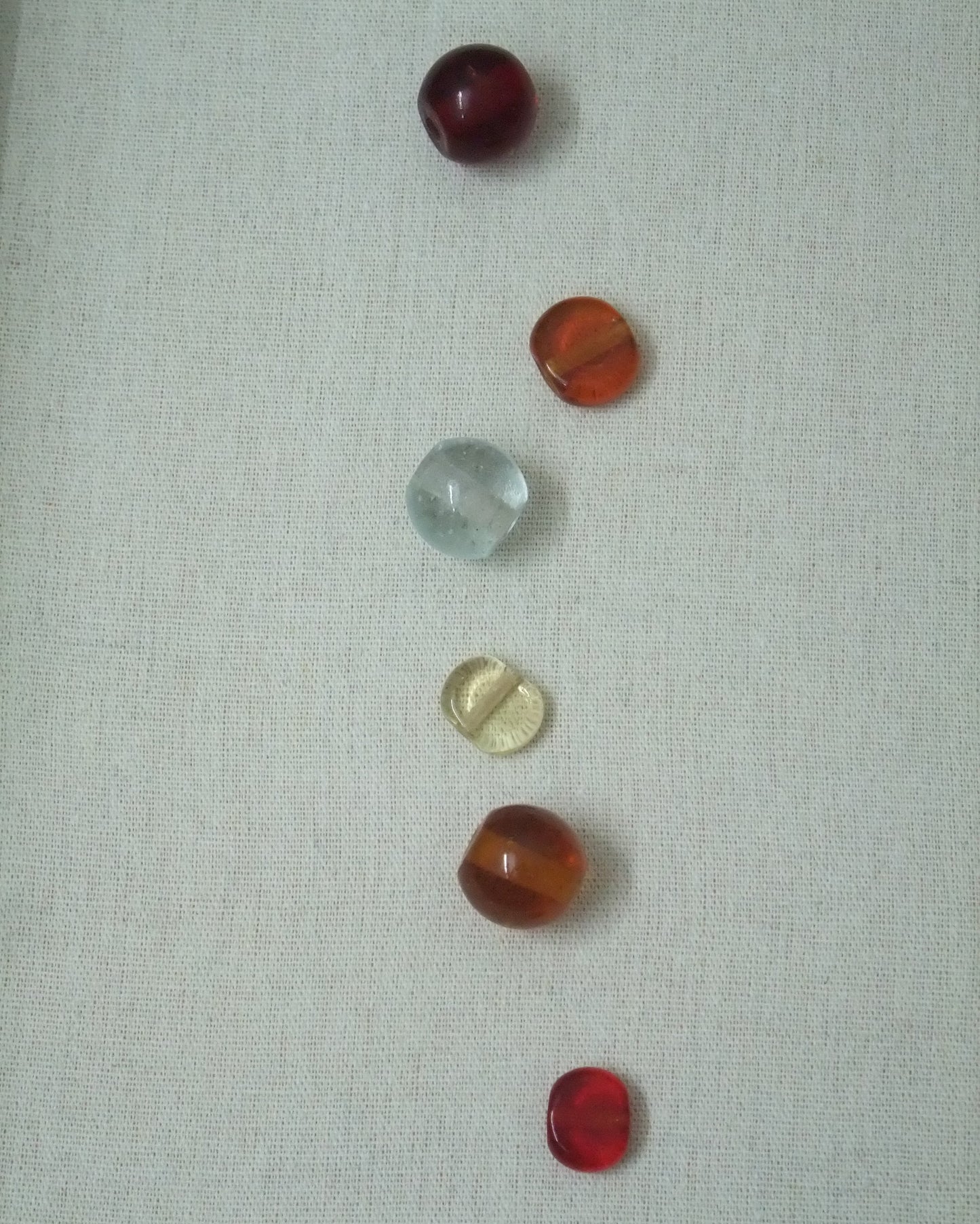 012 TINY RED GLASS NECKLACE