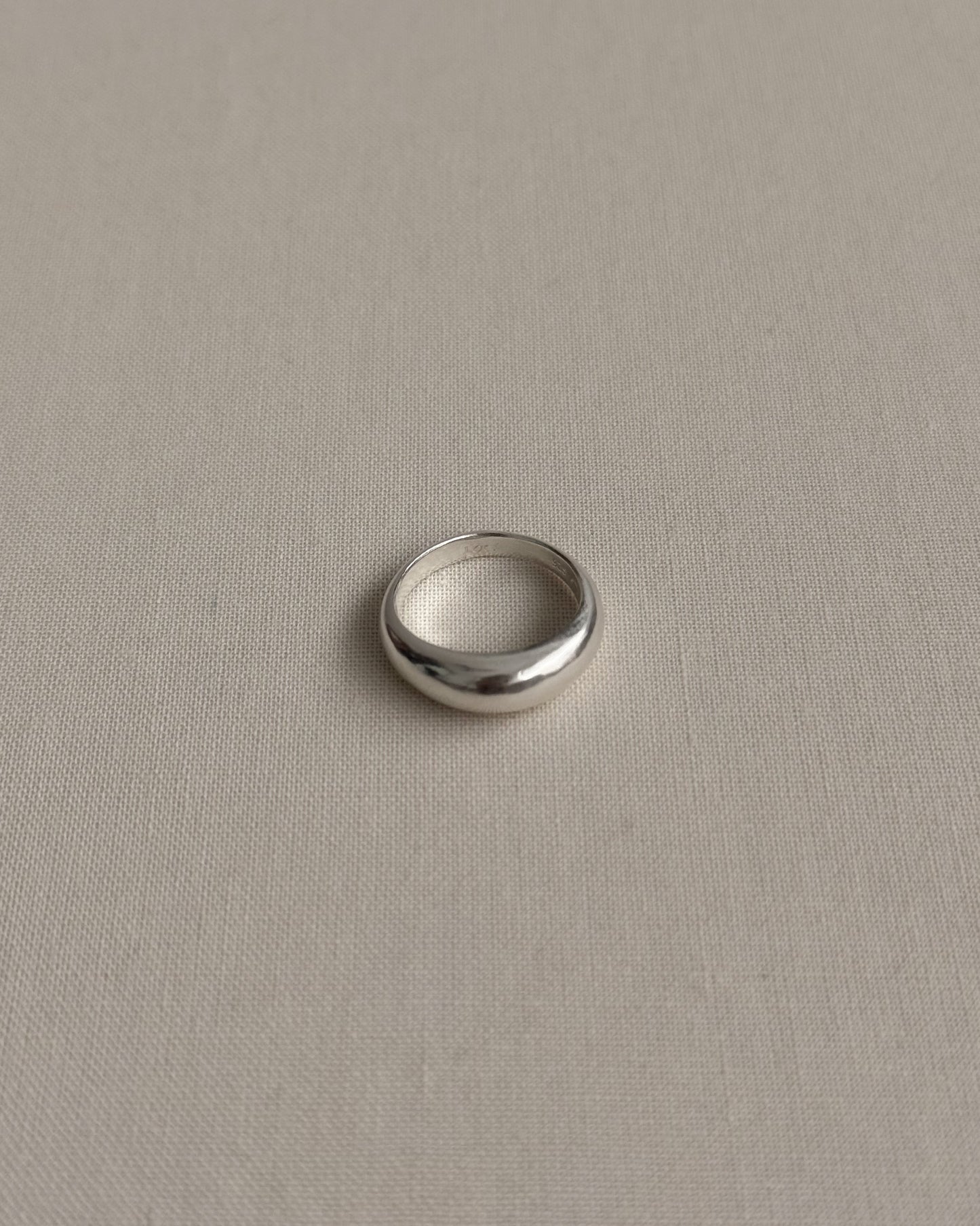 HANDCRAFTED SILVER CLASSIC RING