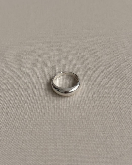 HANDCRAFTED SILVER CLASSIC RING