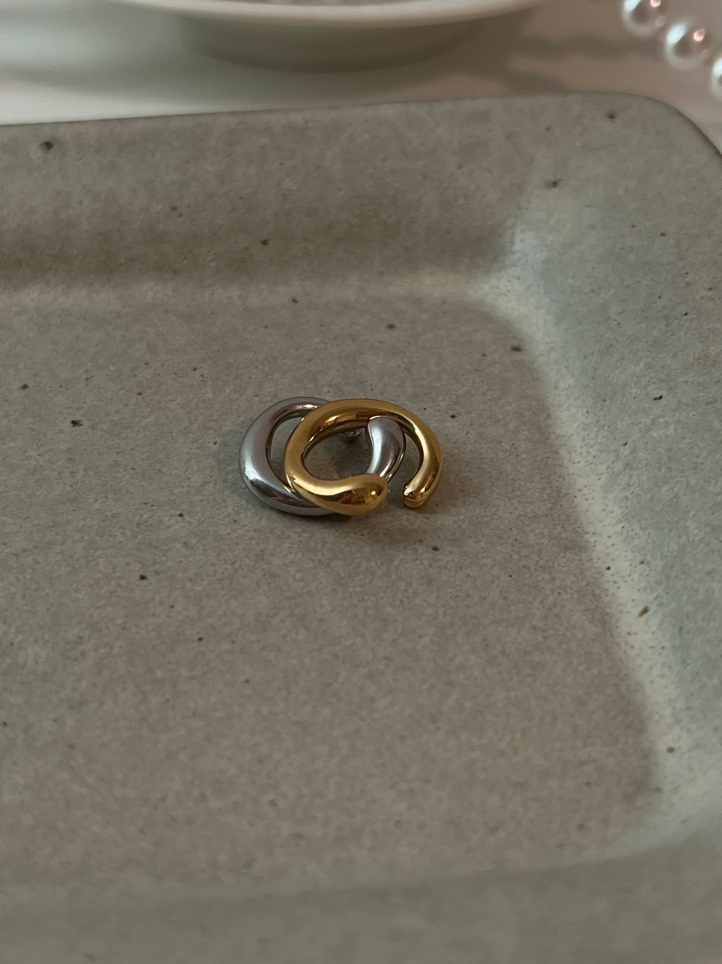 WATER DROPLET EAR CUFF