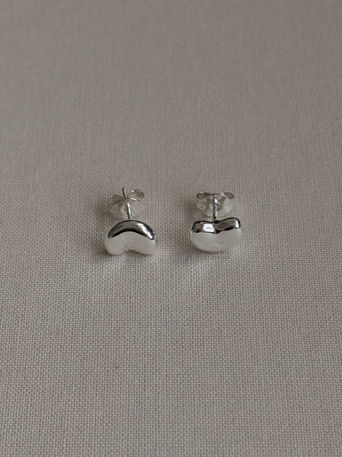 SILVER BEAN EARRING