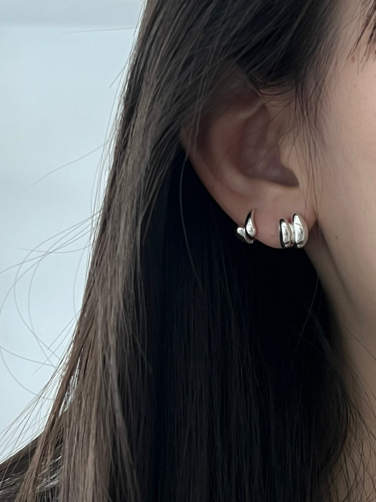 925 SILVER DROPLET EARRING