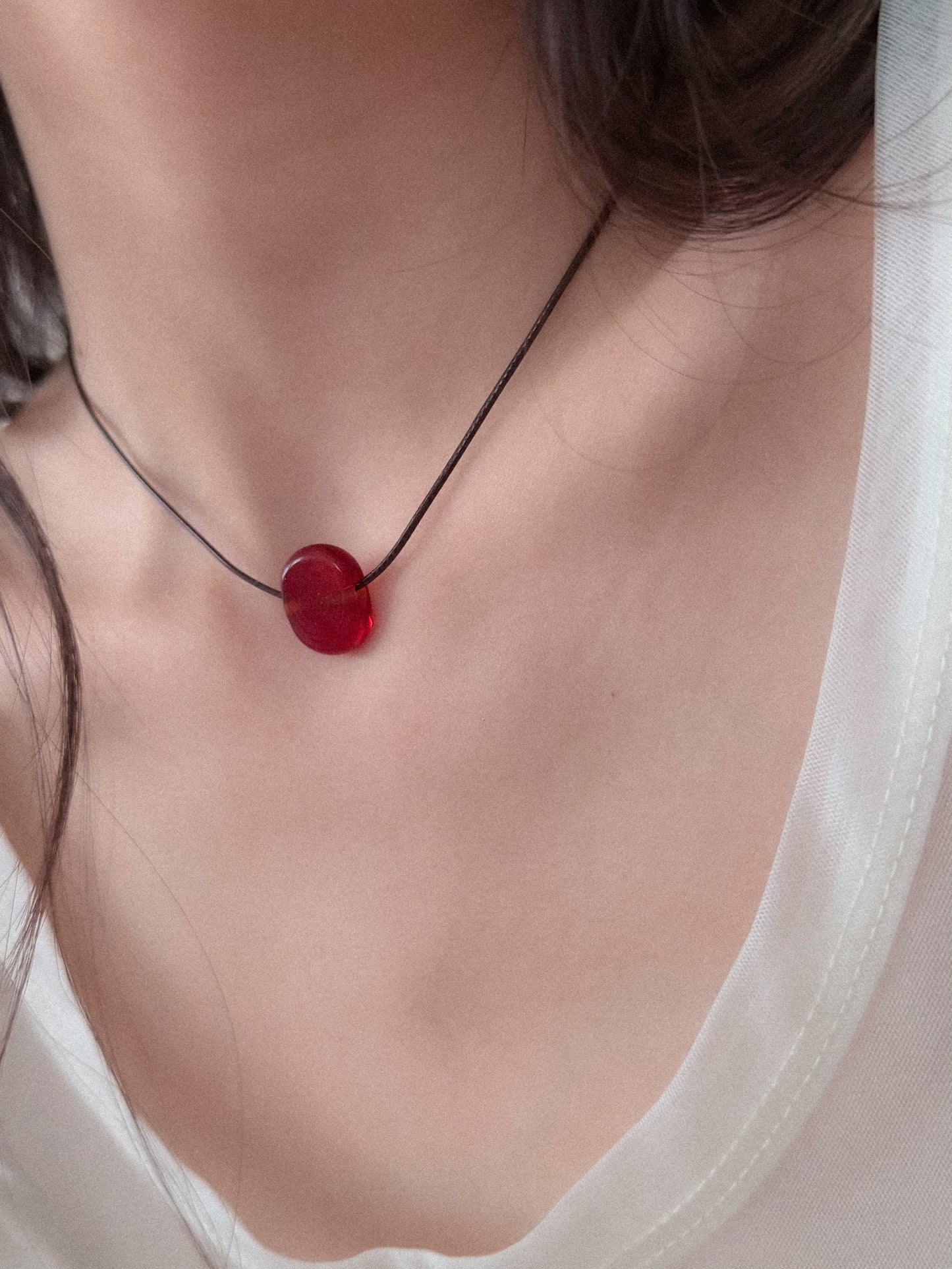 012 TINY RED GLASS NECKLACE