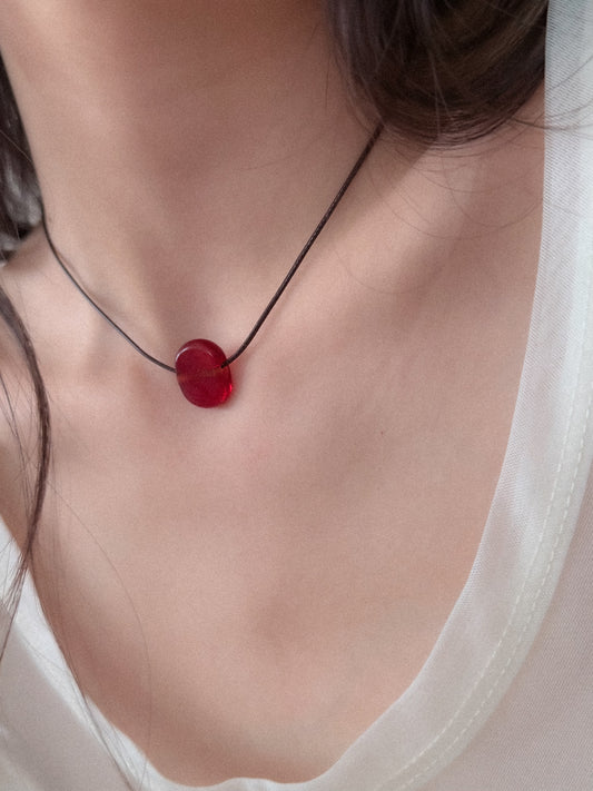 012 TINY RED GLASS NECKLACE