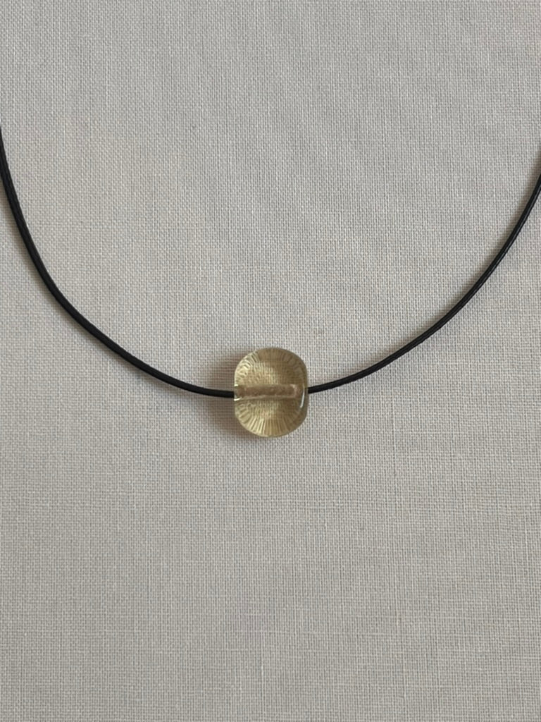 05 TINY CLEAR GLASS NECKLACE