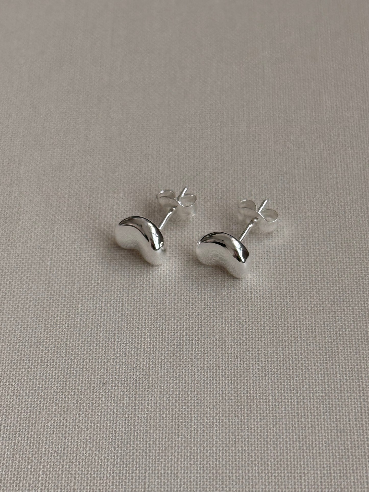 SILVER BEAN EARRING