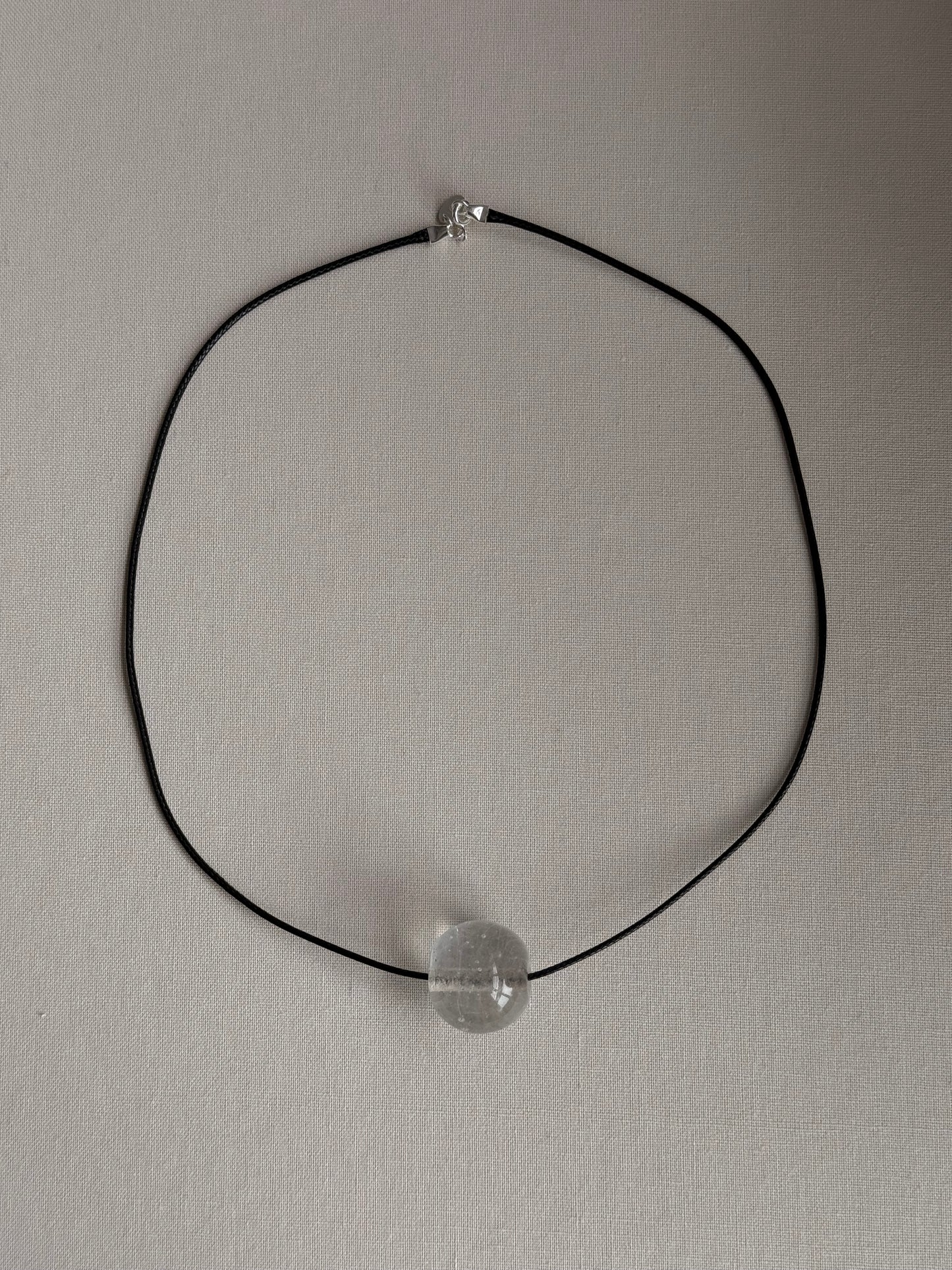 08 CLEAR GLASS NECKLACE