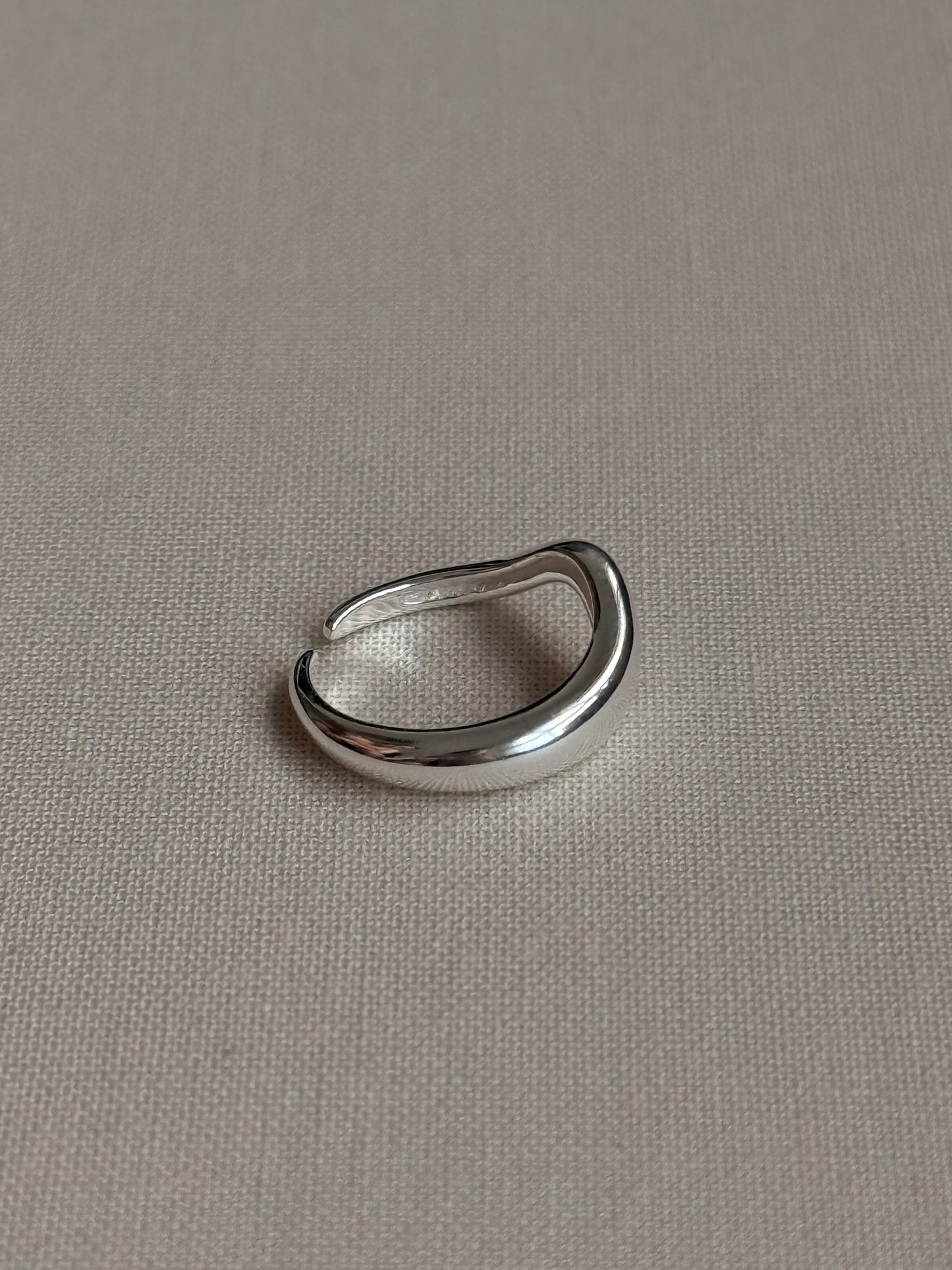 SILVER WAVY PINKY RING