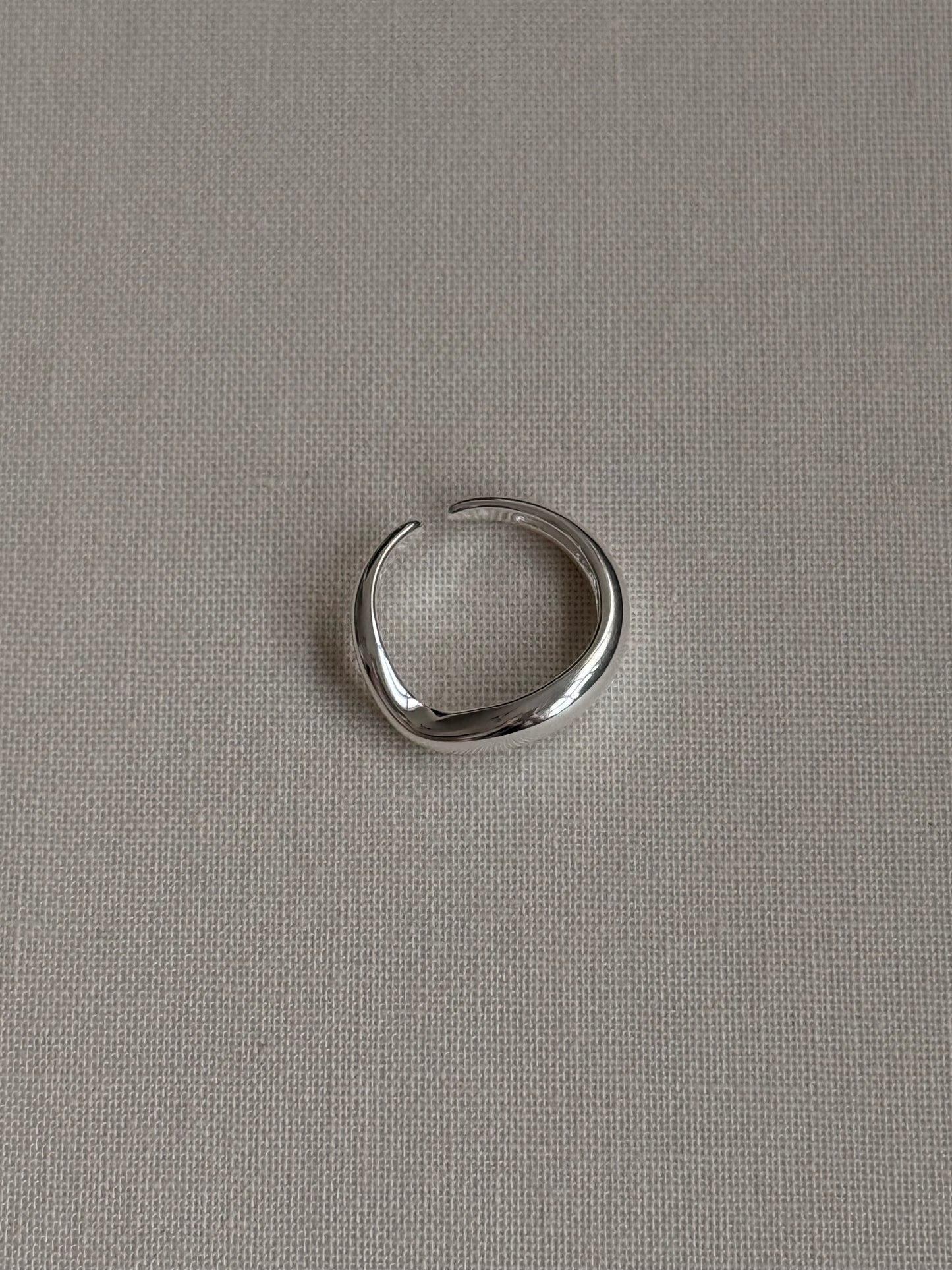 SILVER WAVY PINKY RING