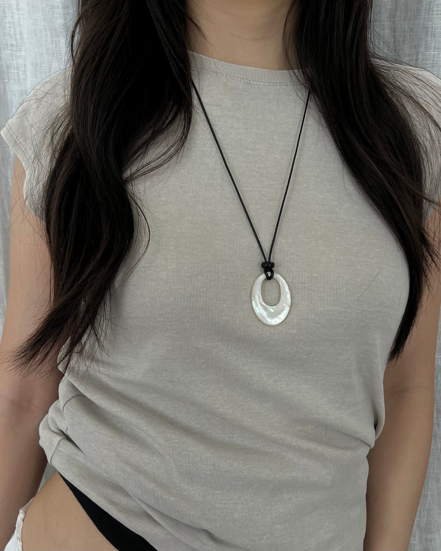04 PEARL HOOP NECKLACE