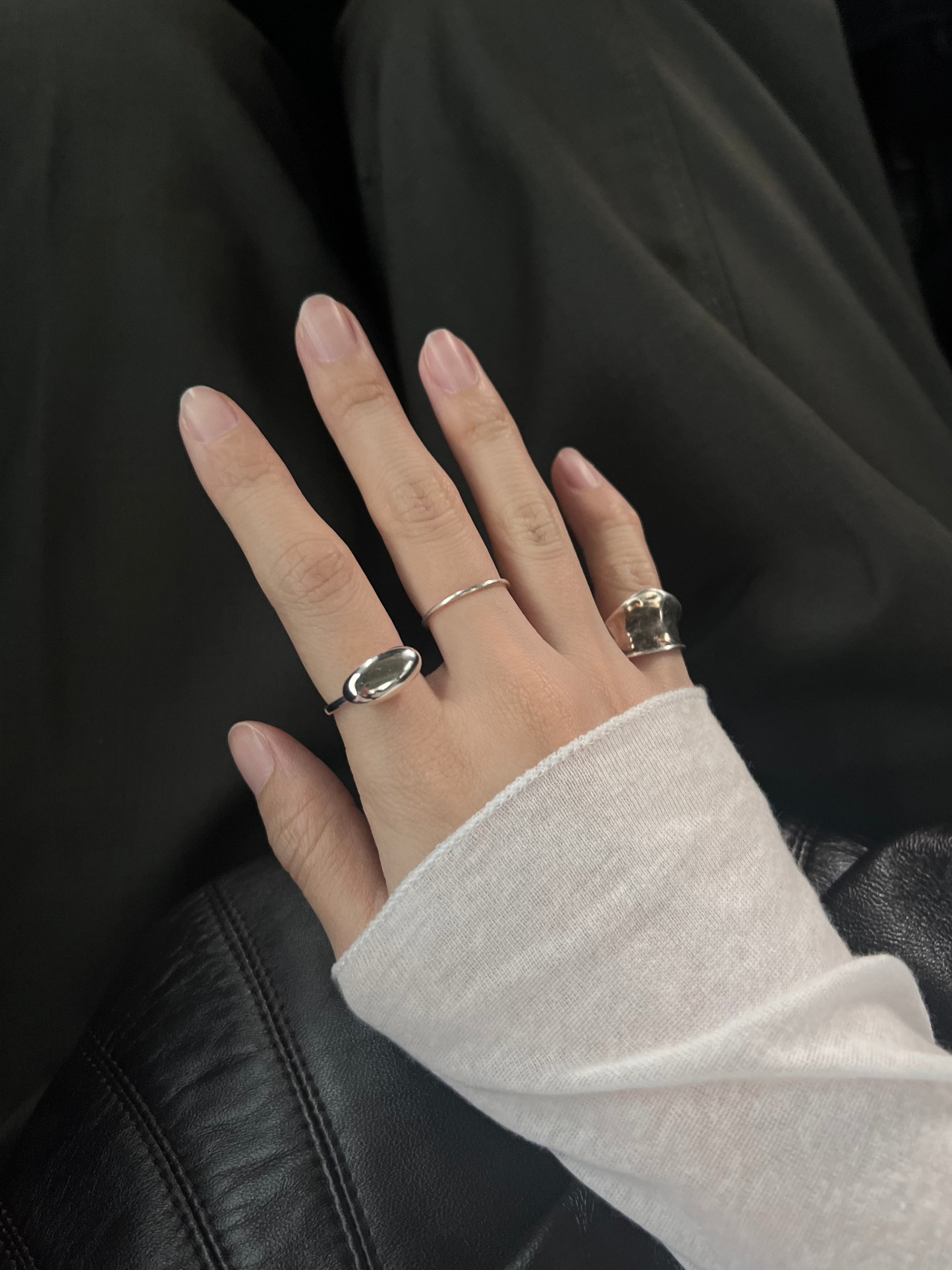 SILVER EGG SHAPE RING